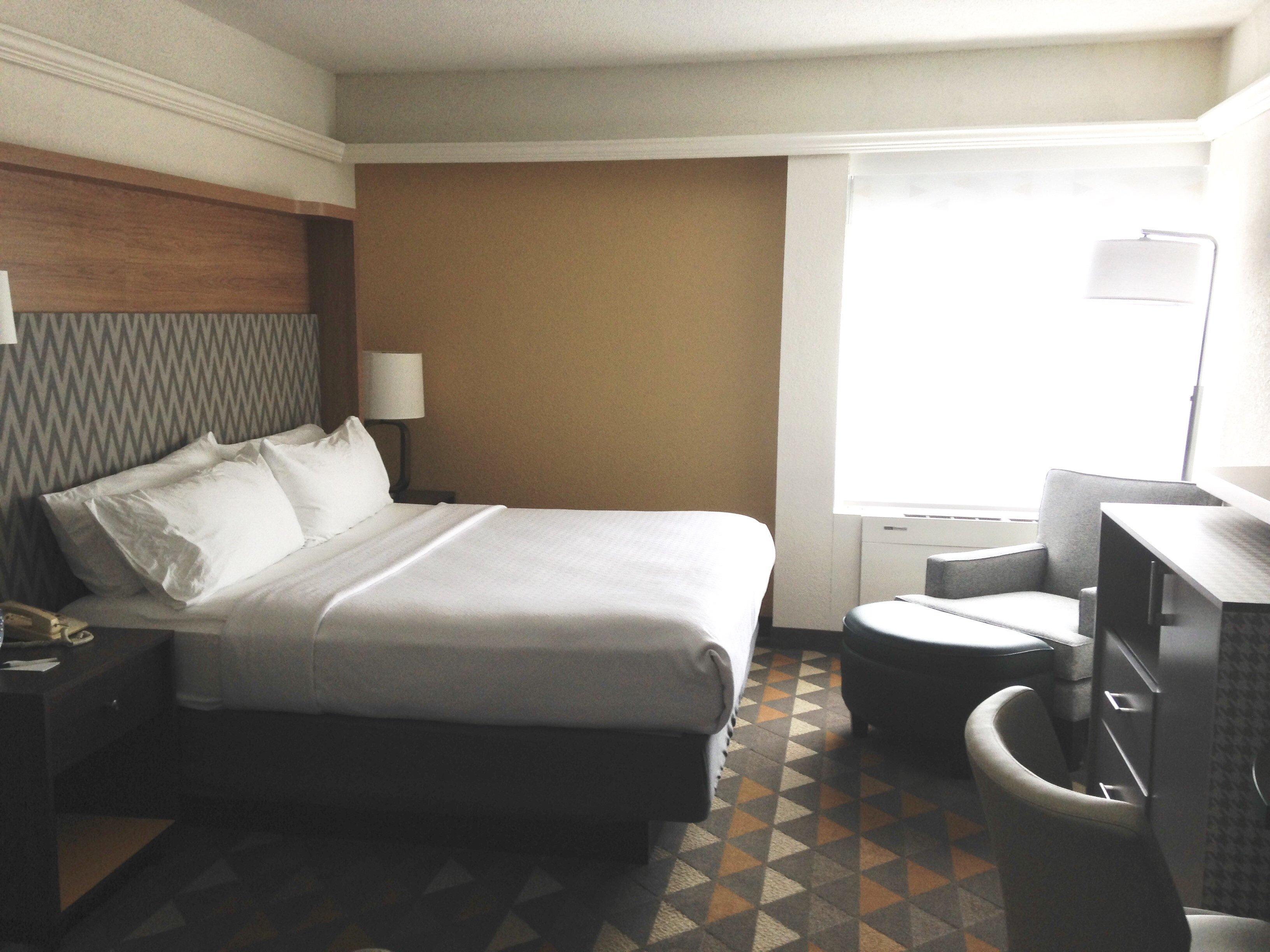 Holiday Inn & Suites Pittsfield-Berkshires, An Ihg Hotel Экстерьер фото